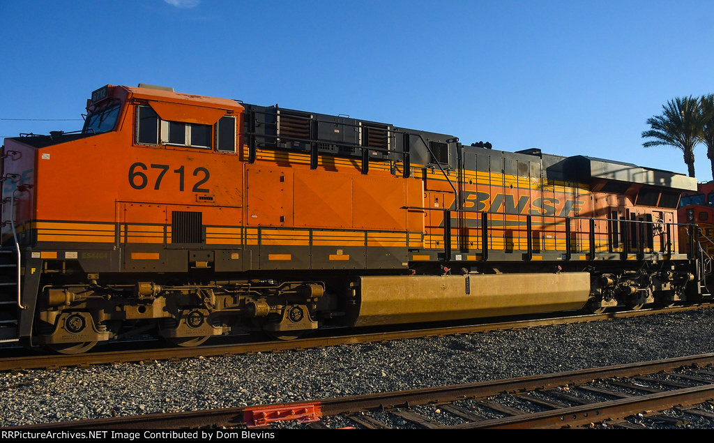 BNSF 6712